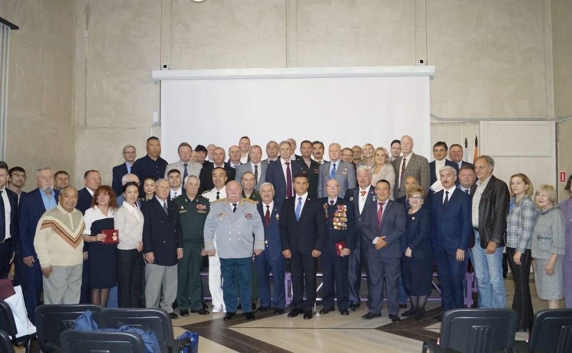 Юрий Архаров принял участие в церемонии награждения памятными медалями в связи с 77-й годовщиной Победы над Японией и окончанием Второй мировой войны