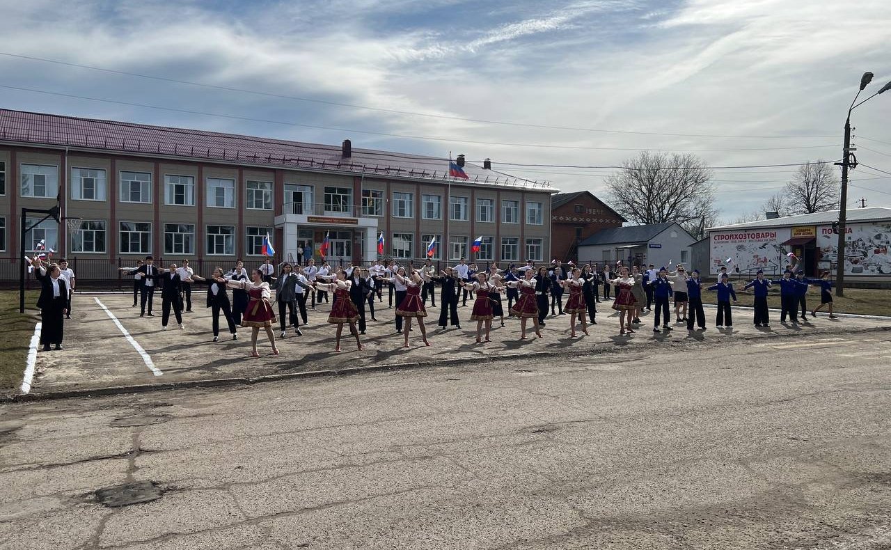 Николай Владимиров открыл митинг, посвященный памяти дважды Героя Советского Союза, летчика-космонавта СССР Андрияна Николаева