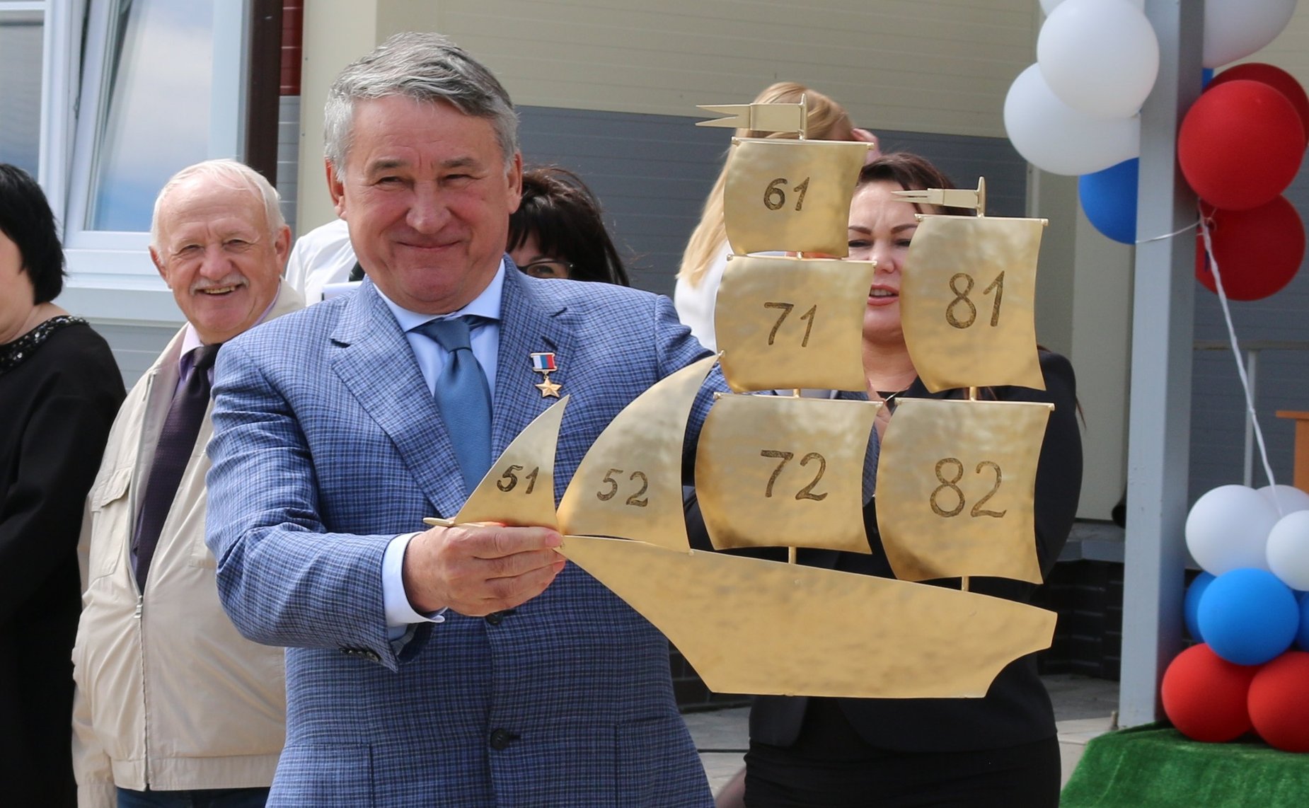 Ю. Воробьев поздравил кадетов школы «Корабелы Прионежья» с окончанием учебного года