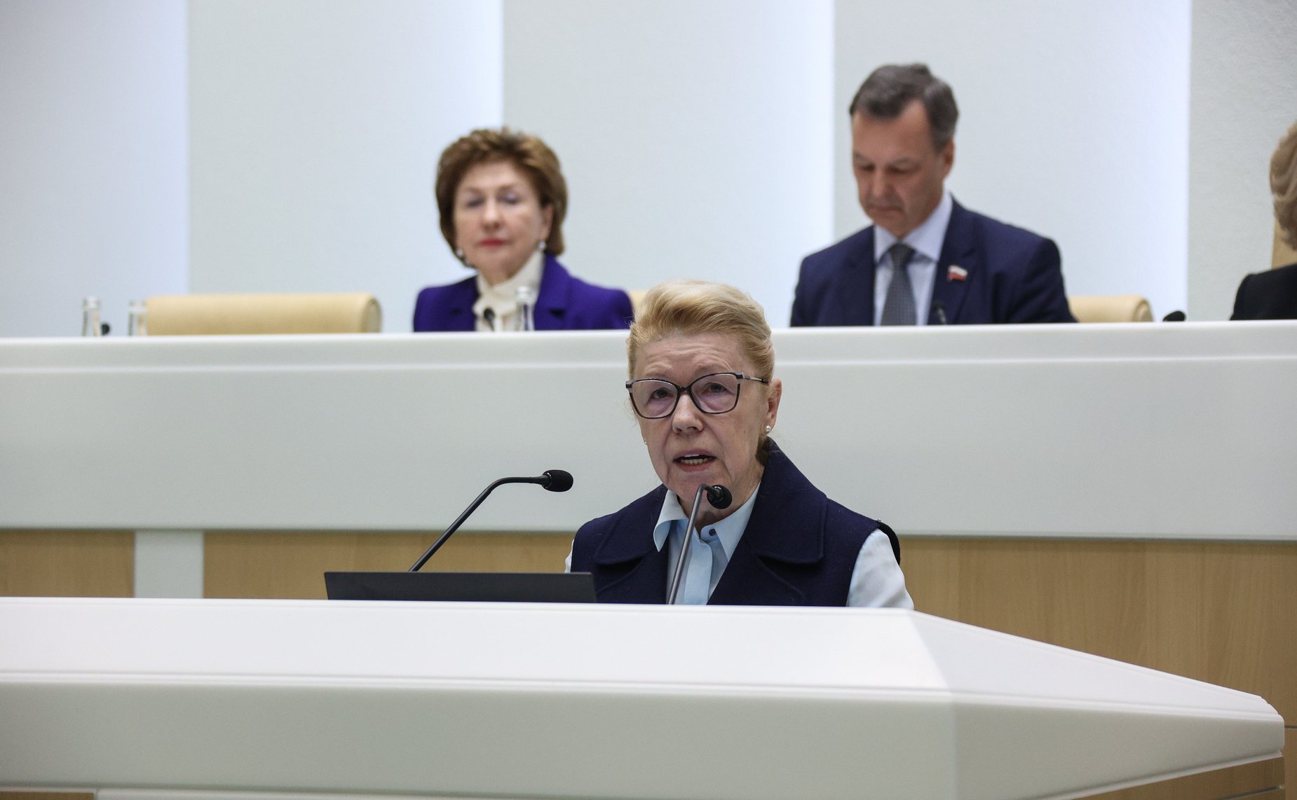 Елена Мизулина