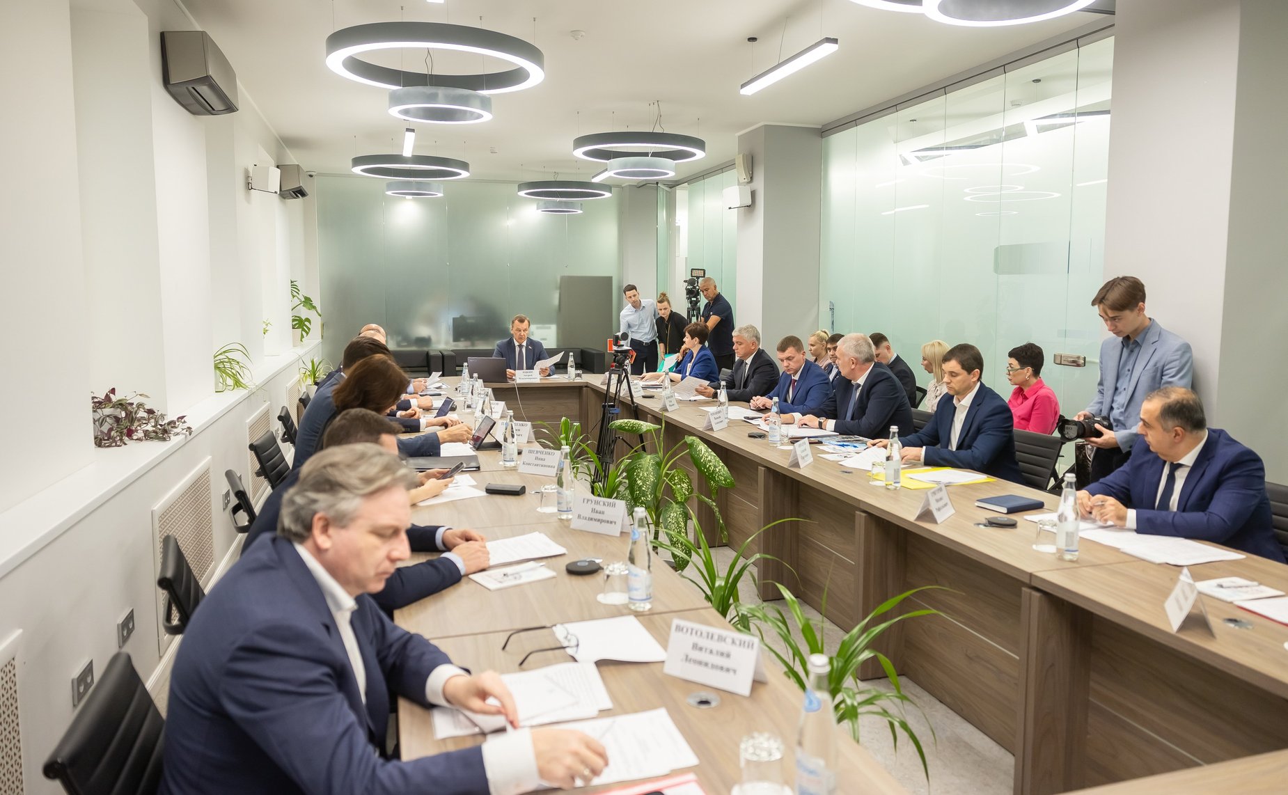 Первый заместитель Председателя СФ Андрей Яцкин в рамках поездки в Ростовскую область провел заседание рабочей группы по вопросам комплексного развития города Таганрога