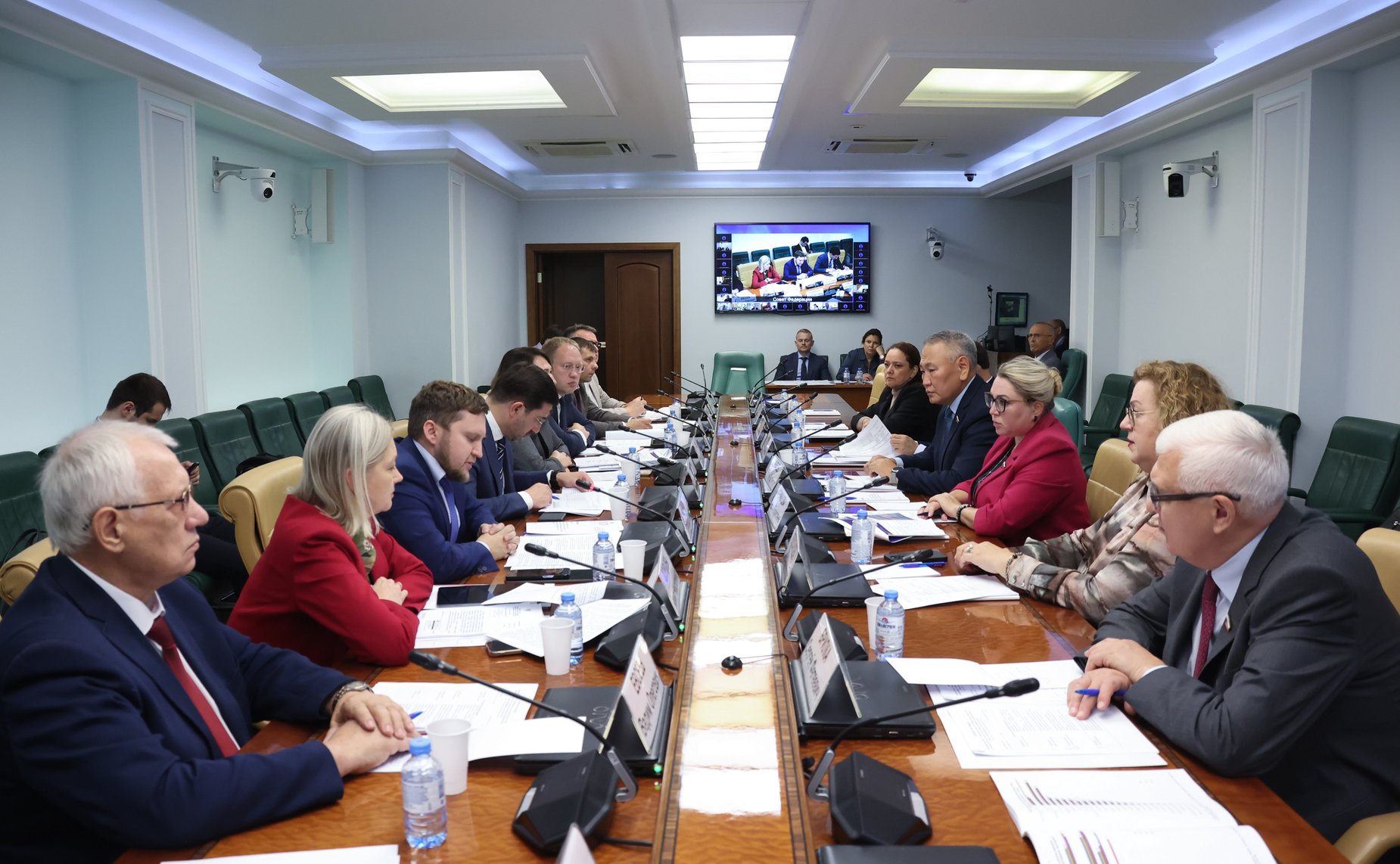 Совещание Комитета СФ по федеративному устройству, региональной политике, МСУ и делам Севера «О сокращении числа пустующих жилых помещений, освобождающихся в связи с переселением граждан из районов Крайнего Севера и приравненных к ним местностей»