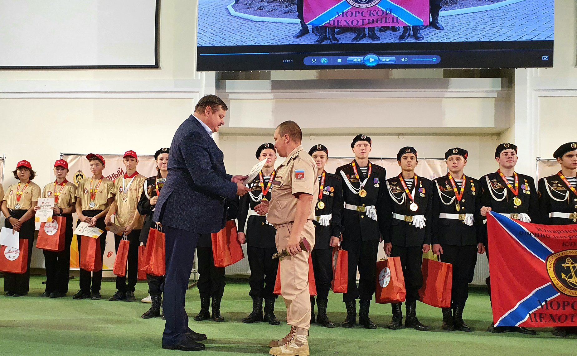 Сергей Колбин вручил дипломы и награды победителям конкурса «Юный водолаз»