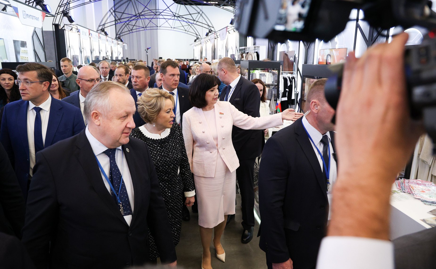 Посещение выставки достижений народного хозяйства регионов России и Беларуси