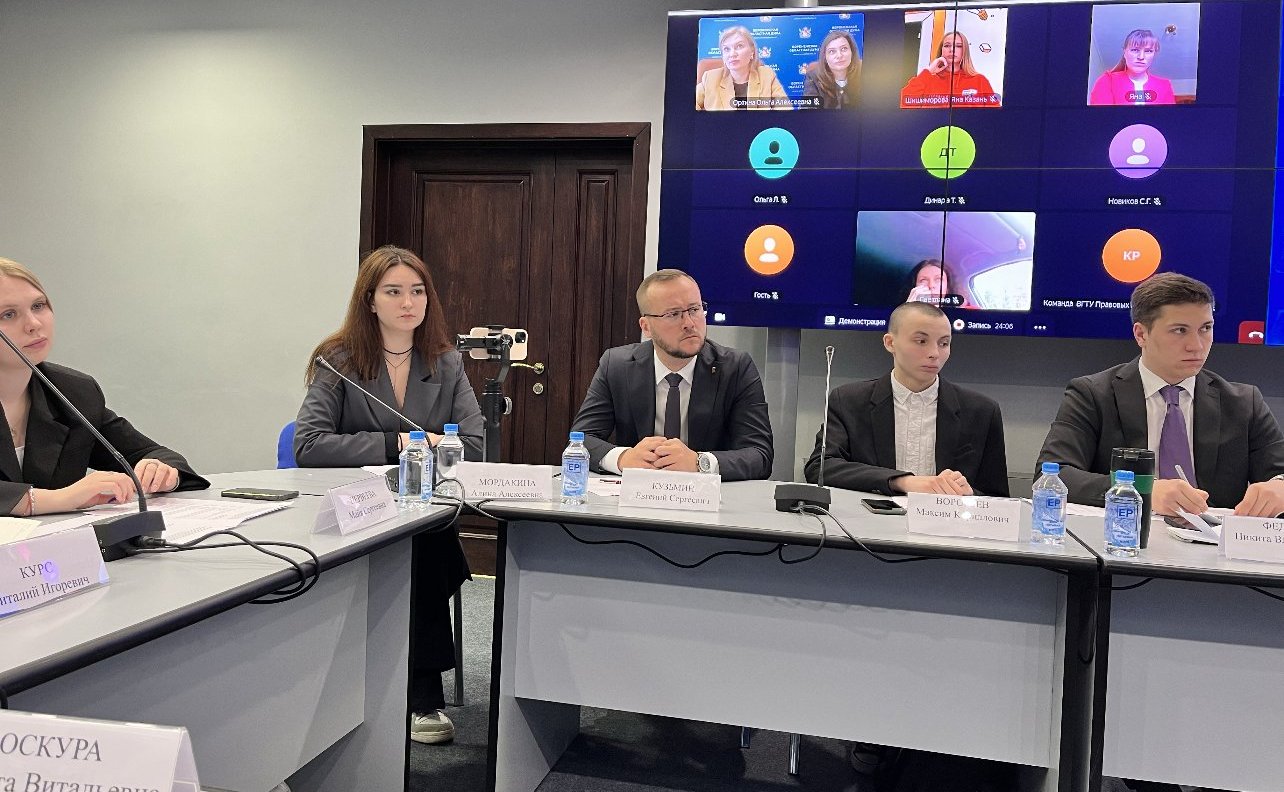 Игорь Кастюкевич инициировал обсуждение вопросов создания эффективной системы патриотического воспитания с экспертами и молодежью