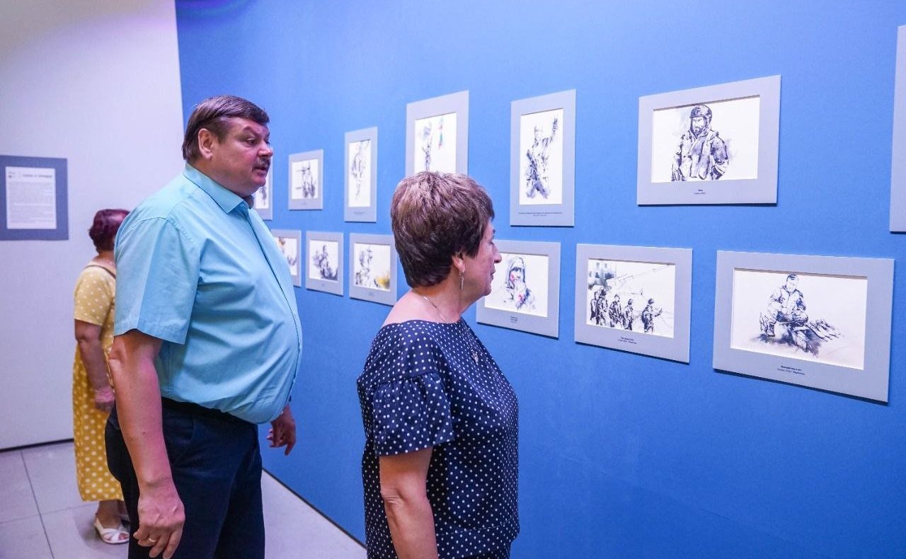 Екатерина Алтабаева приняла участие в открытии выставок рисунков о борьбе с фашизмом в дни Великой Отечественной войны и о борьбе с неонацизмом в наши дни