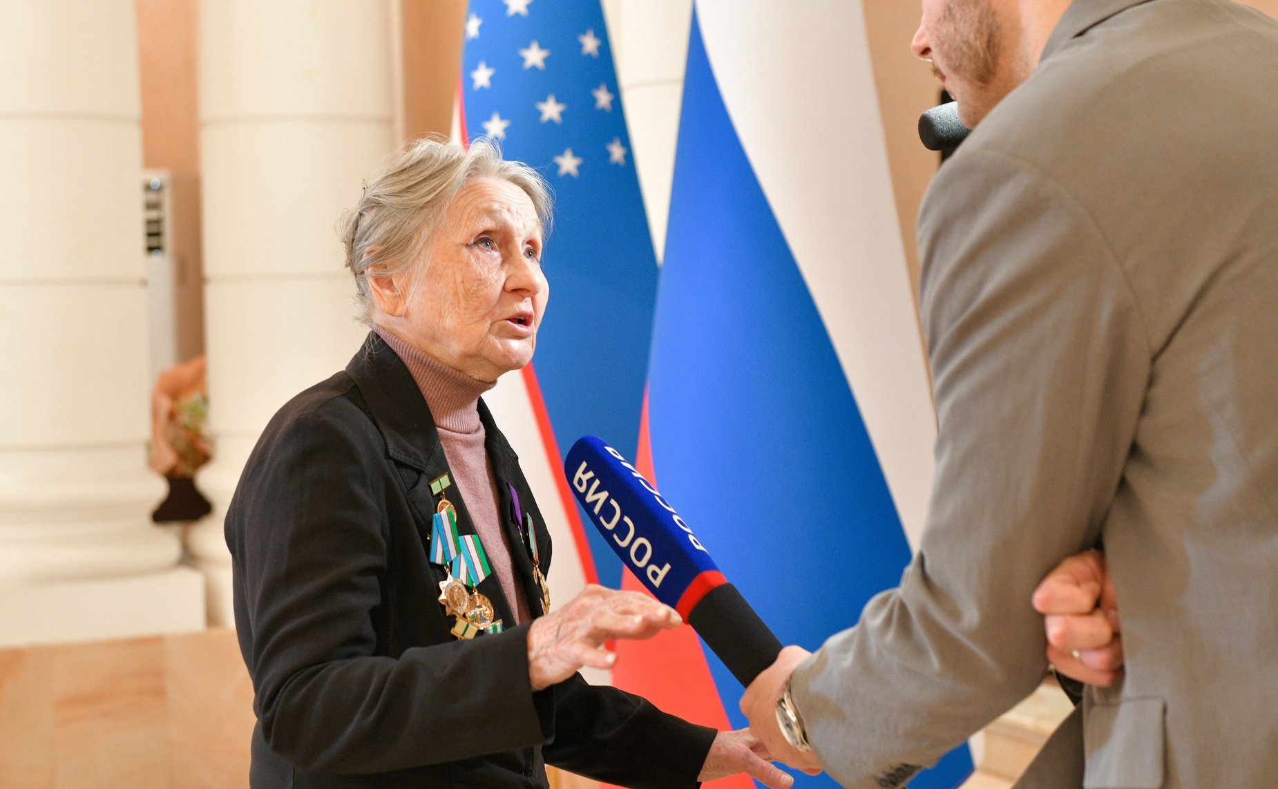 В преддверии Дня Победы Валентина Матвиенко встретилась в Ташкенте с ветеранами Великой Отечественной войны и блокадниками (Фото Спутник Узбекистан)