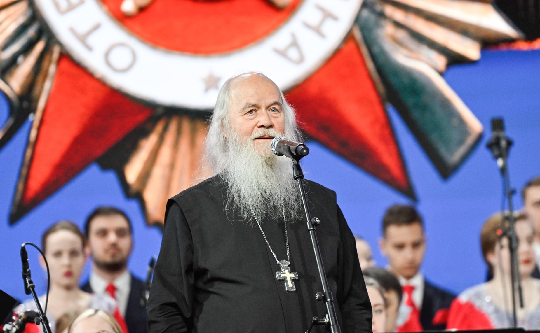 В Москве в рамках торжественного открытия X Юбилейного Фестиваля православной культуры и традиций малых городов и сельских поселений Руси «София» прошел концерт «Песни нашей Победы»