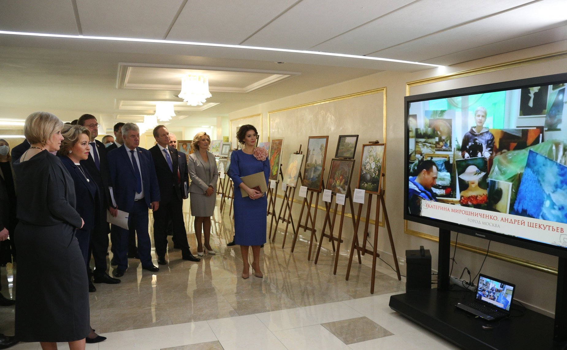 В Совете Федерации открылась художественная выставка «Россия – мир неограниченных возможностей!»