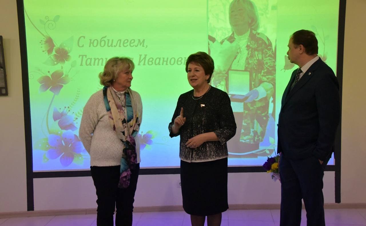 Екатерина Алтабаева вручила Благодарность Председателя Совета Федерации