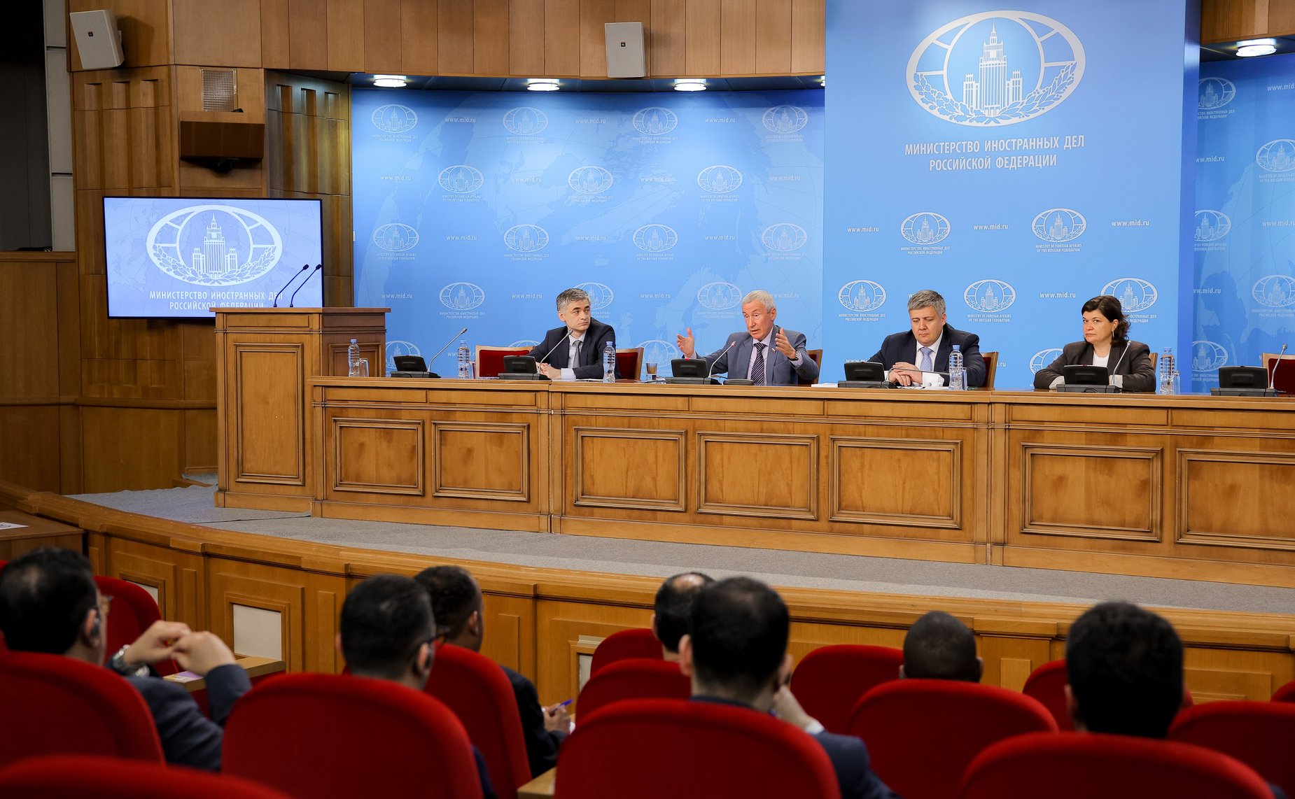 Андрей Климов принял участие во встрече-брифинге с руководителями аккредитованных в Москве дипломатических представительств стран Лиги арабских государств