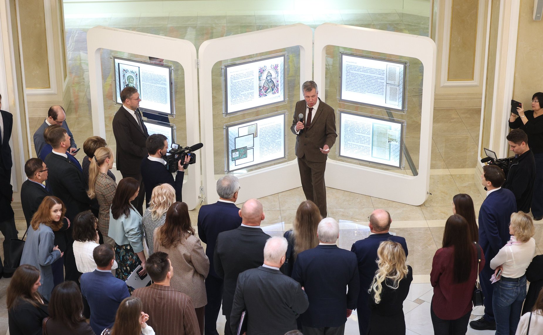 Церемония открытия выставки «От Вече до Правительствующего сената: предыстория российского парламентаризма»