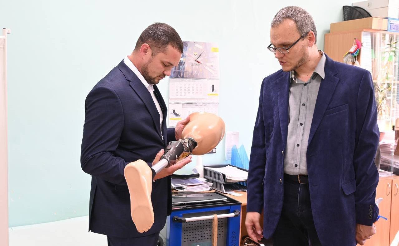 Айрат Гибатдинов принял участие в прошедшем в регионе межведомственном совещании по вопросам протезирования и реабилитации участников и ветеранов СВО