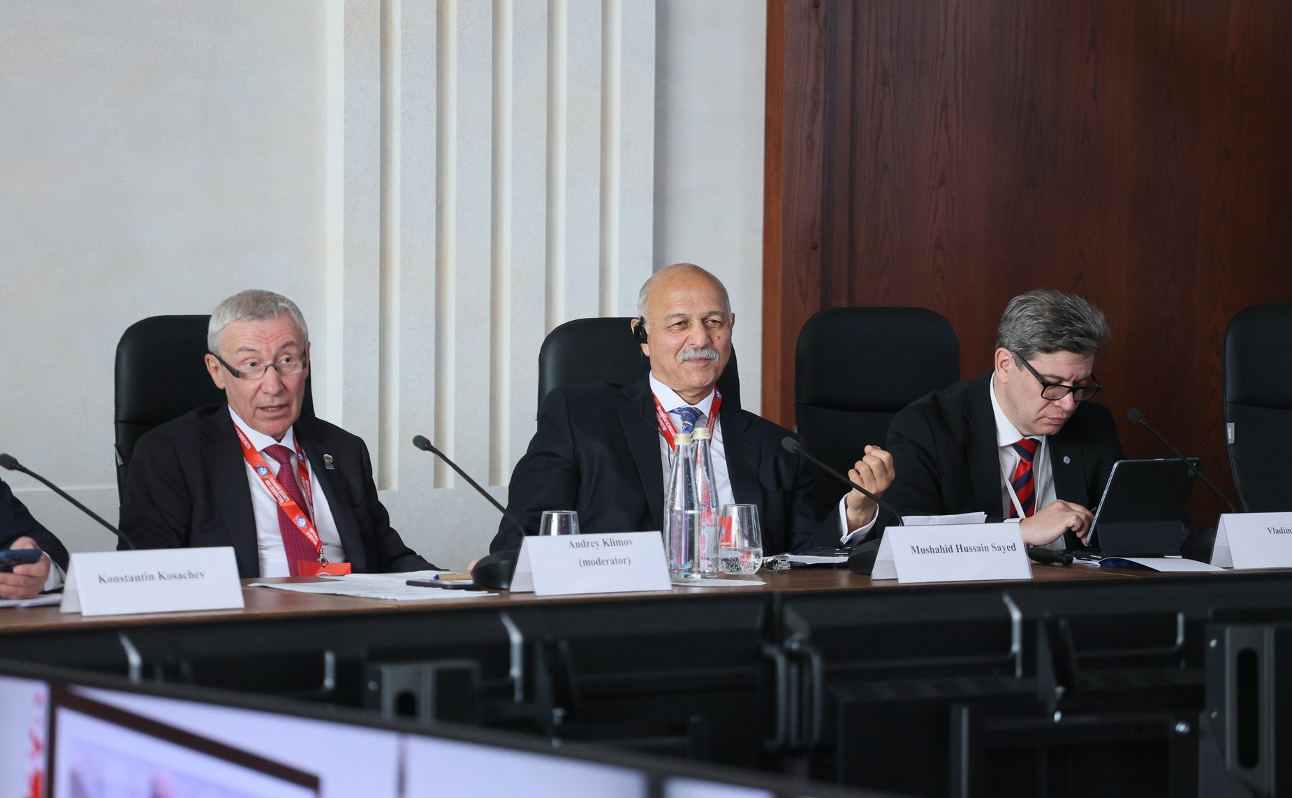 Сенаторы РФ приняли участие в секционном заседании №1 «Политико-правовые аспекты евразийской безопасности»