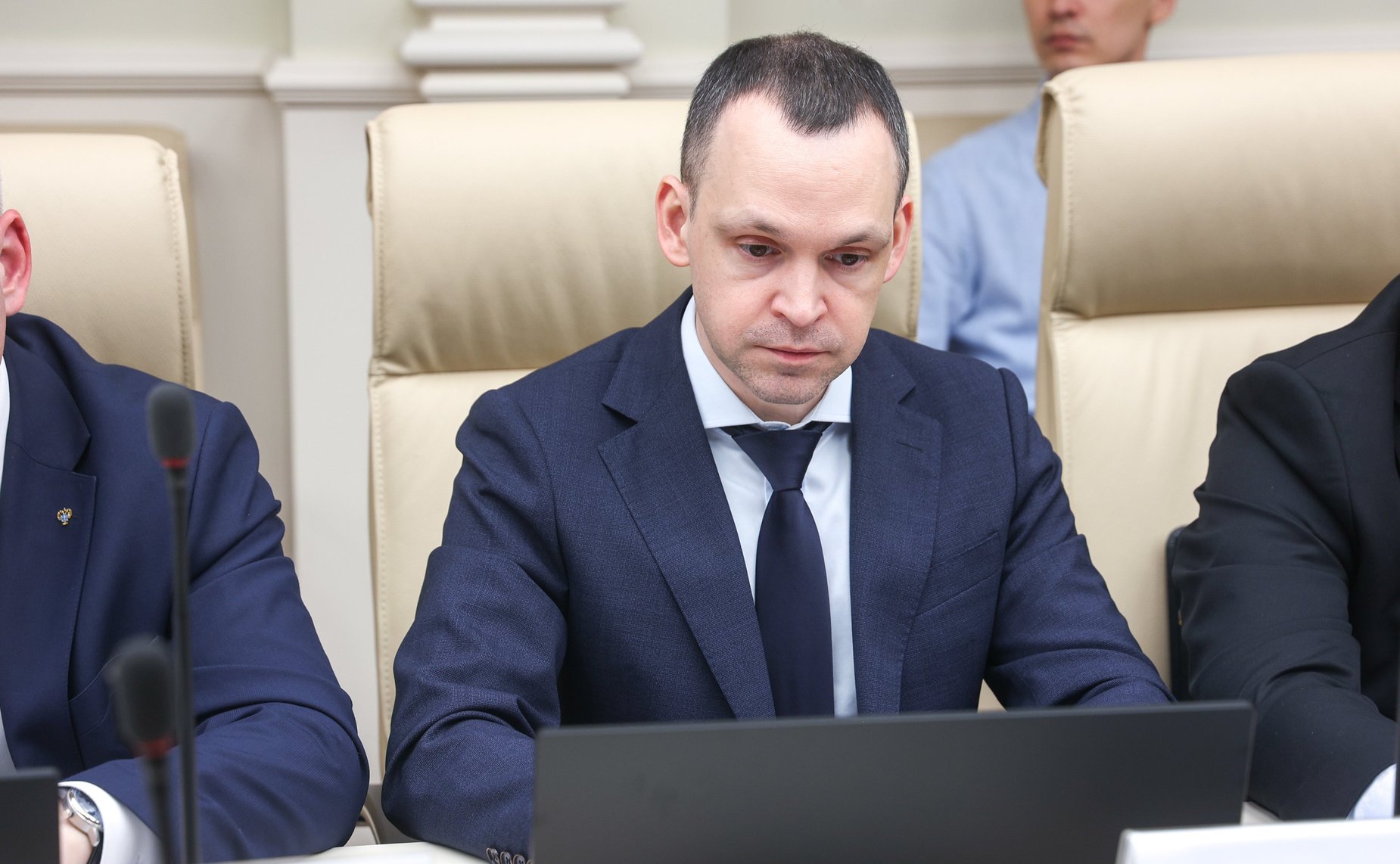 Круглый стол Комитета Совета Федерации по экономической политике совместно с Комитетом Совета Федерации по науке, образованию и культуре «Проблемы реализации национального проекта «Беспилотные авиационные системы». Подготовка кадров»