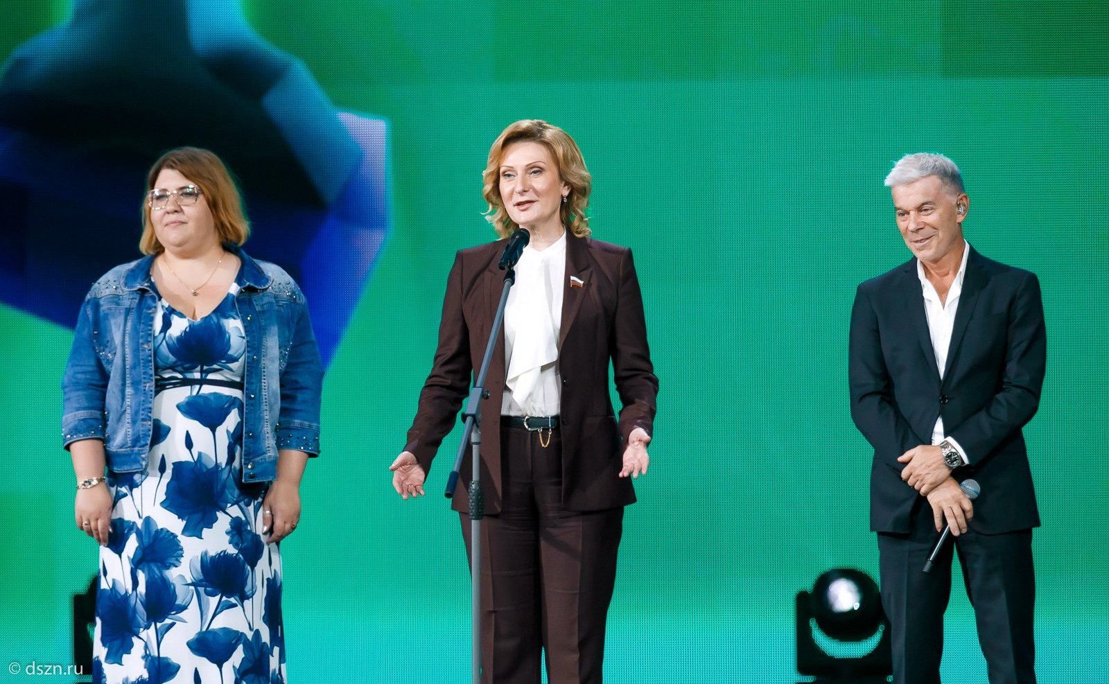 Инна Святенко приняла участие во вручении премии «Социальный помощник года»