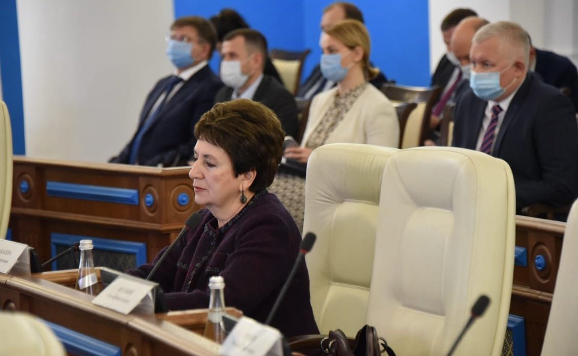 Екатерина Алтабаева приняла участие в пленарном заседании Законодательного Собрания города