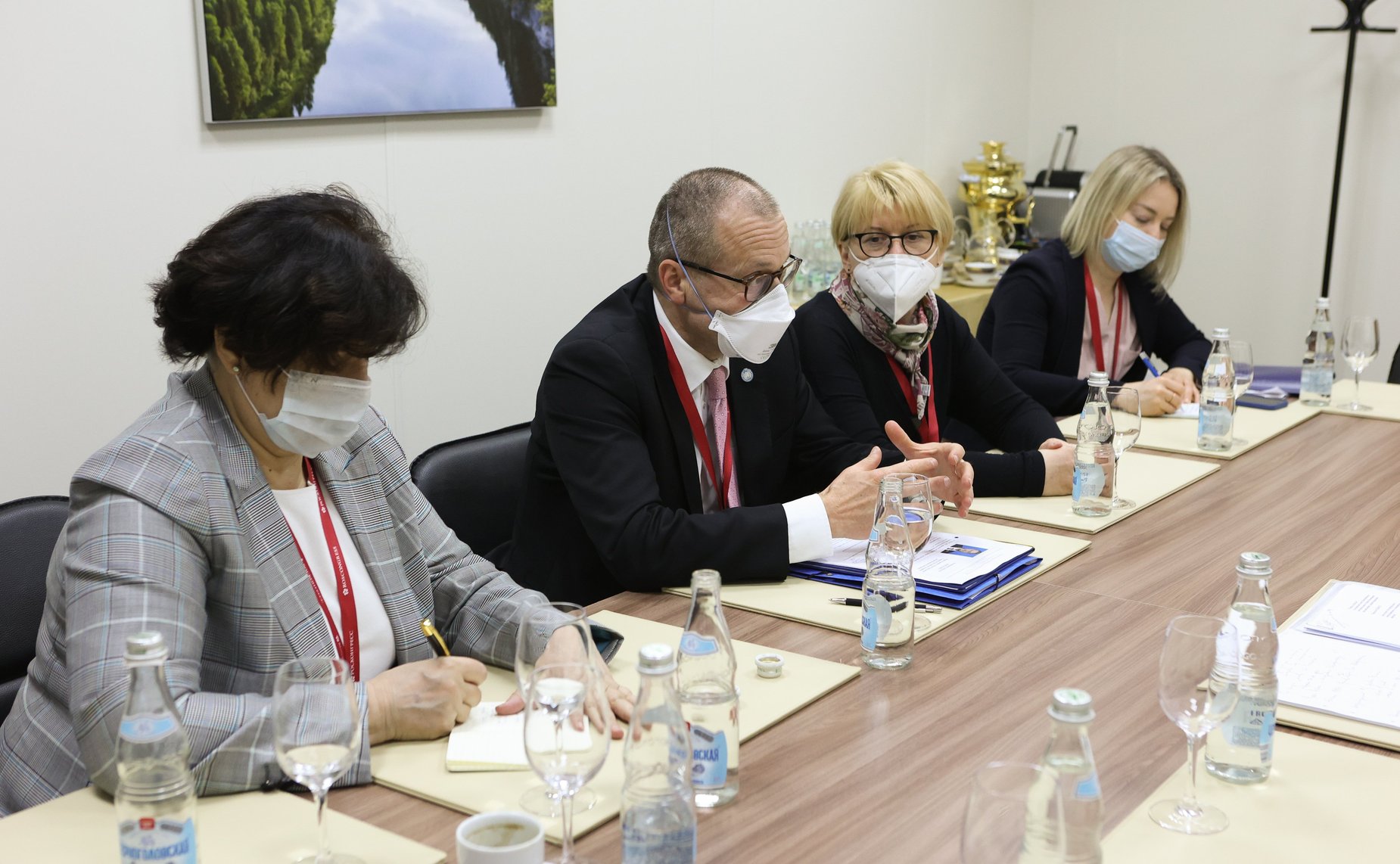 Встреча заместителя Председателя СФ Константина Косачева с директором Европейского регионального бюро ВОЗ Хансом Клюге