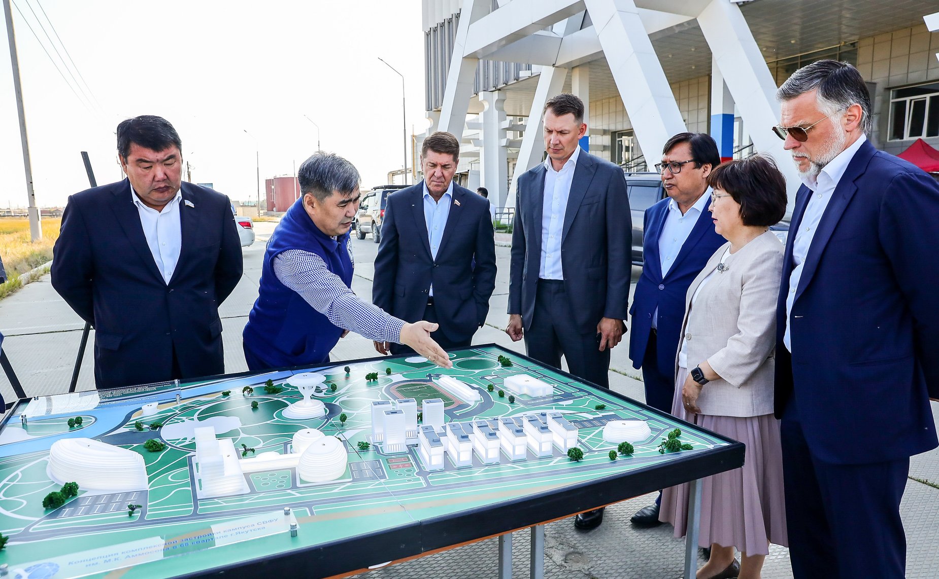 Сенаторы РФ в рамках выездного совещания Комитета СФ по федеративному устройству, региональной политике, местному самоуправлению и делам Севера посетили университеты и социальные объекты