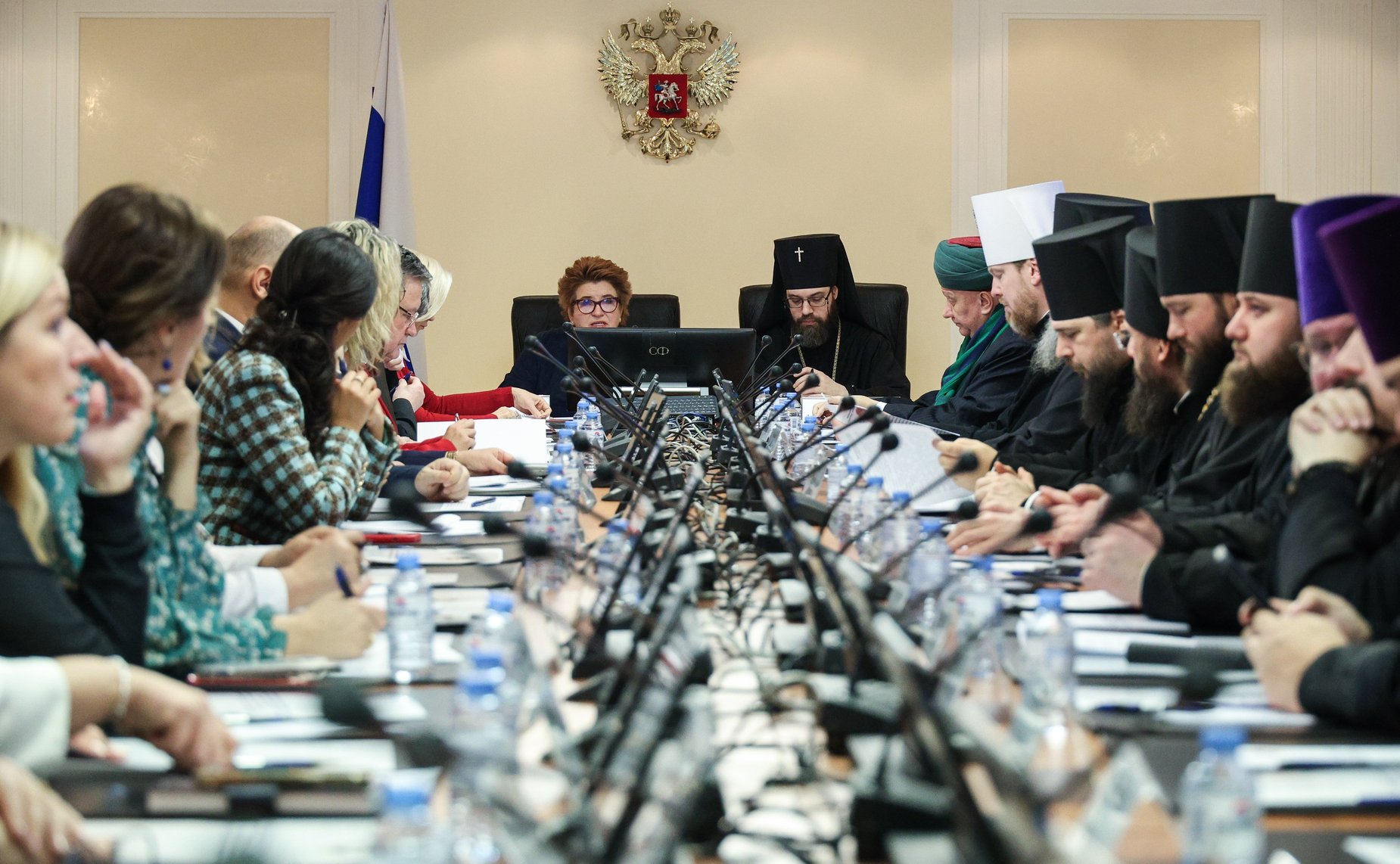 Круглый стол «Просветительство как механизм формирования духовно-нравственных оснований развития личности в современных условиях» (в рамках XII Рождественских парламентских встреч)