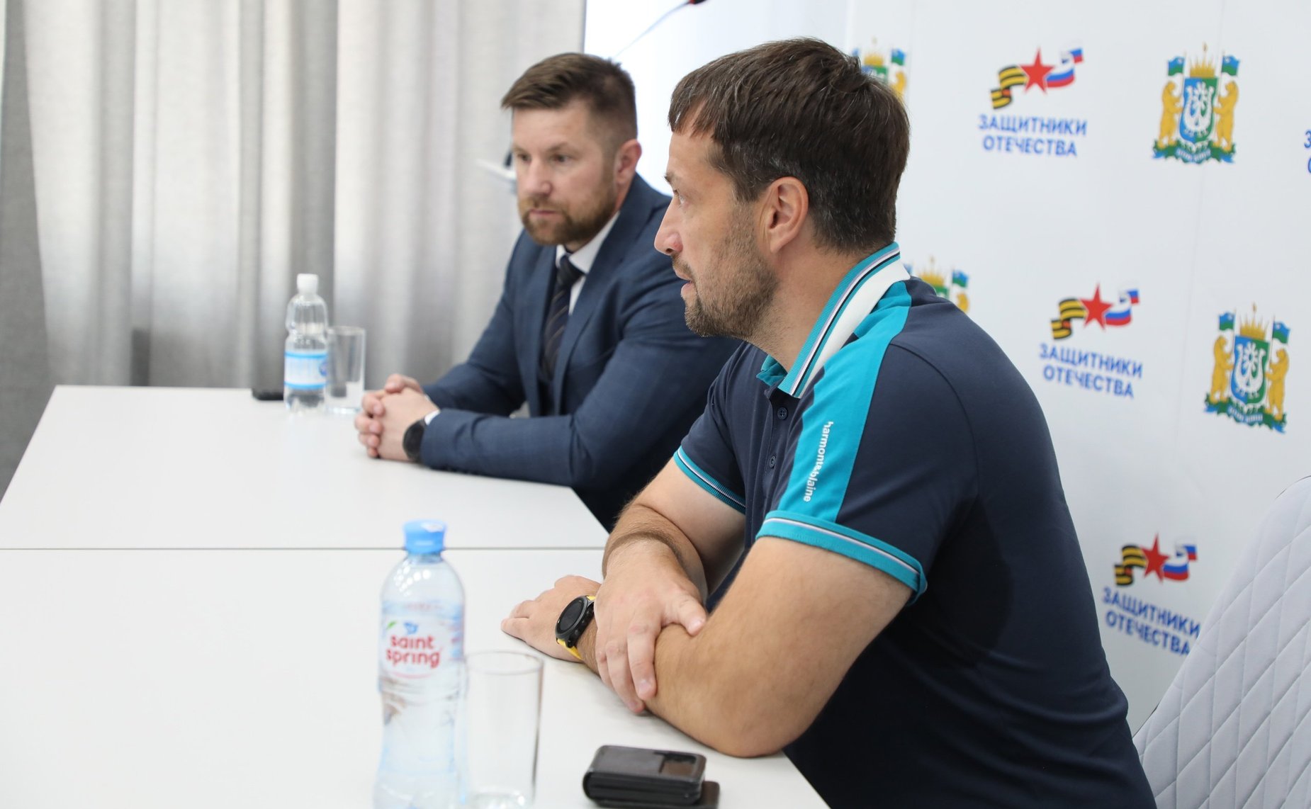 Эдуард Исаков встретился с коллективом филиала фонда «Защитники Отечества» в Ханты-Мансийске