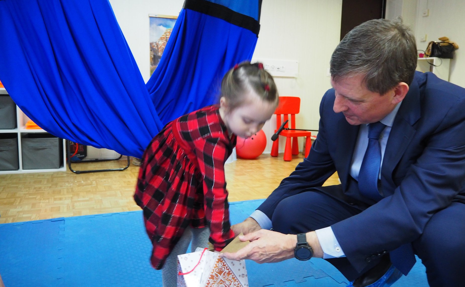 Андрей Епишин принял участие во Всероссийской благотворительной акции «Елка желаний»