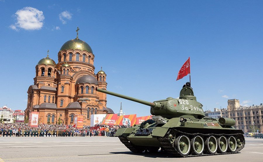 Николай Семисотов принял участие в торжественных мероприятиях в день 80-летия Великой Победы в городе-герое Сталинграде