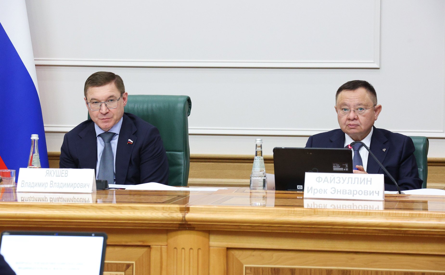 Парламентские слушания на тему «Вопросы управления комплексами индивидуальных жилых домов»