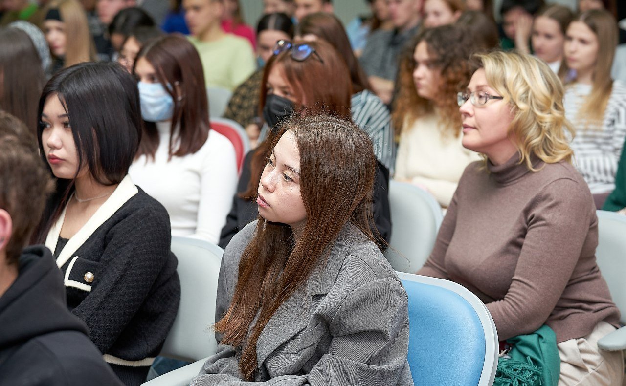 Александр Башкин провел встречи с коллективом Астраханского судостроительного производственного объединения