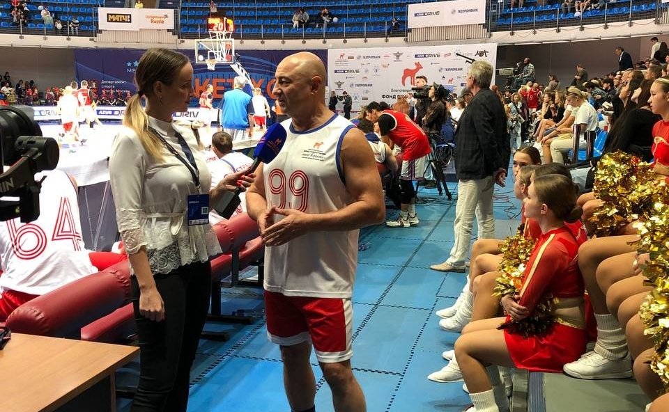 Александр Вайнберг принял участие в благотворительном баскетбольном матче «Шаг вместе»