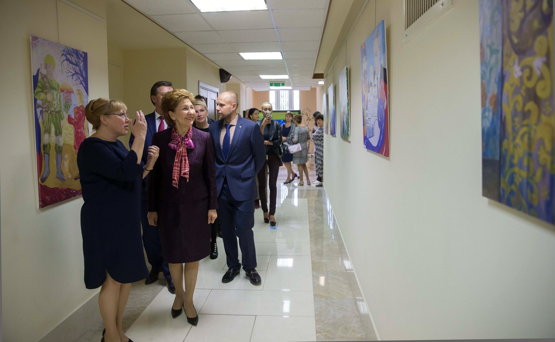 В Совете Федерации состоялось открытие выставки работ победителей молодёжного историко-культурного фестиваля «Истории достоинства. От Владимира – до Владимира»