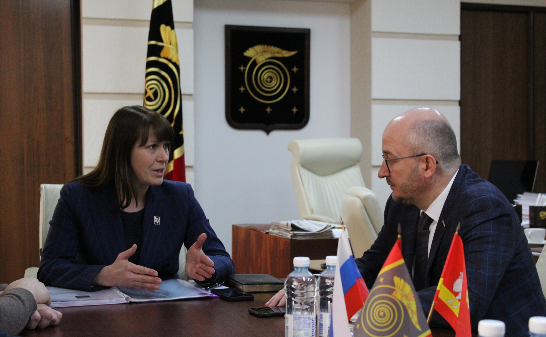 Олег Цепкин встретился с главой Коркинского района Натальей Лощининой