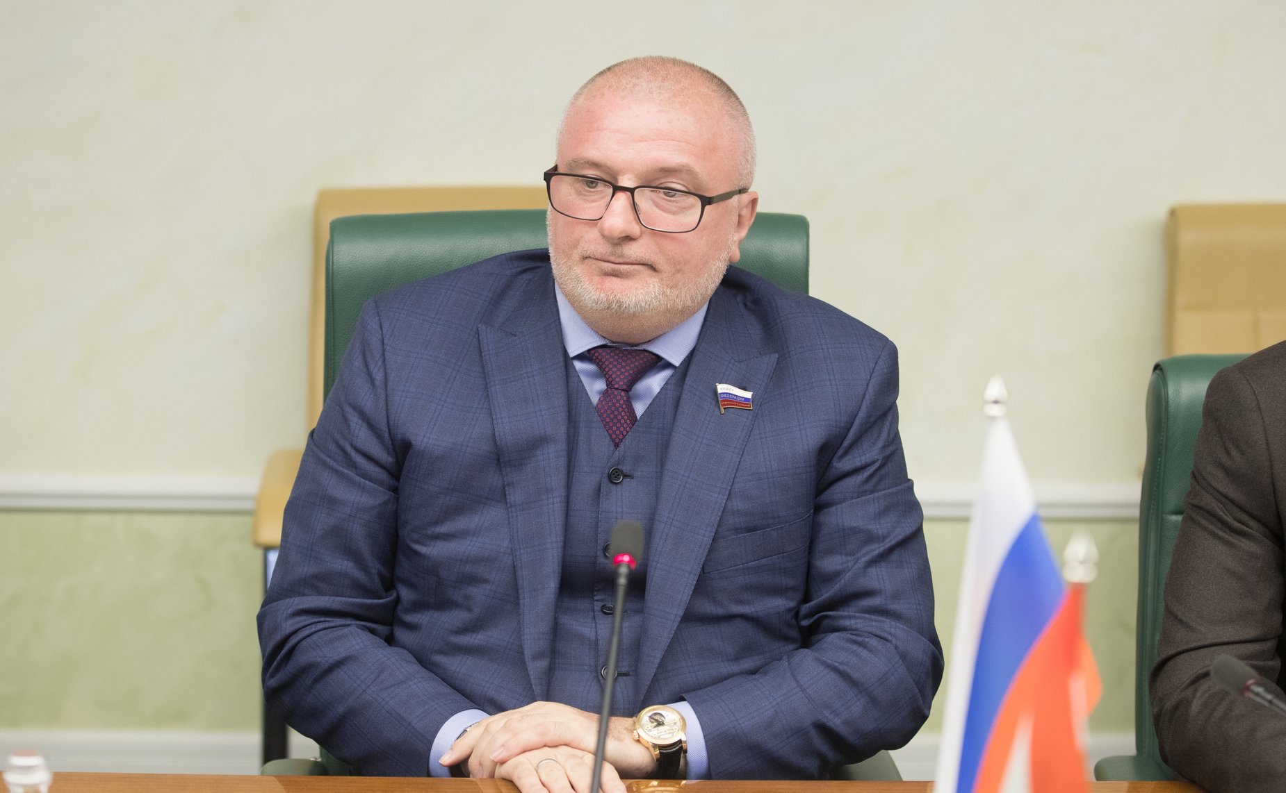 Встреча А. Клишаса с председателем Комитета Государственного собрания Венгрии по вопросам юстиции И. Вейкеем