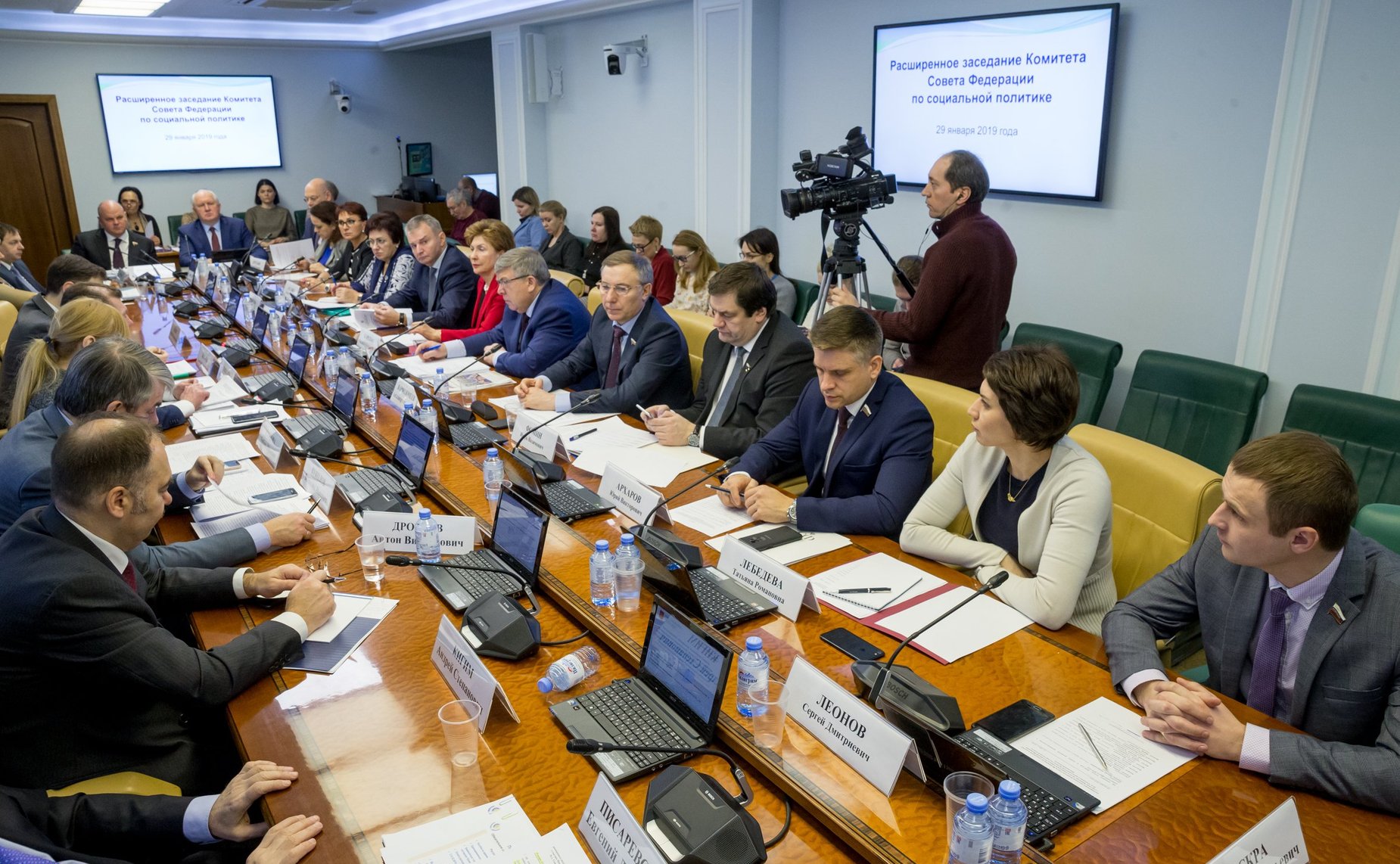 Расширенное заседание Комитета СФ по социальной политике с участием Министра труда и социальной защиты РФ М.Топилина и представителей органов государственной власти Пензенской области