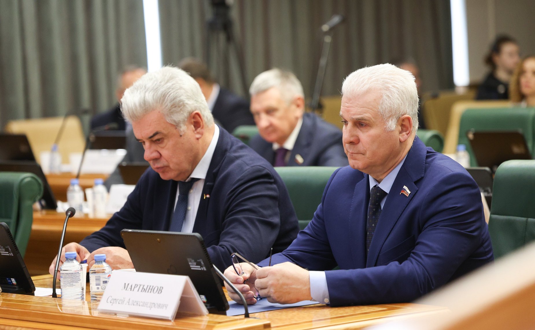 На заседании Комитета СФ по обороне и безопасности проведены консультации по предложенной Президентом РФ кандидатуре на должность Министра обороны