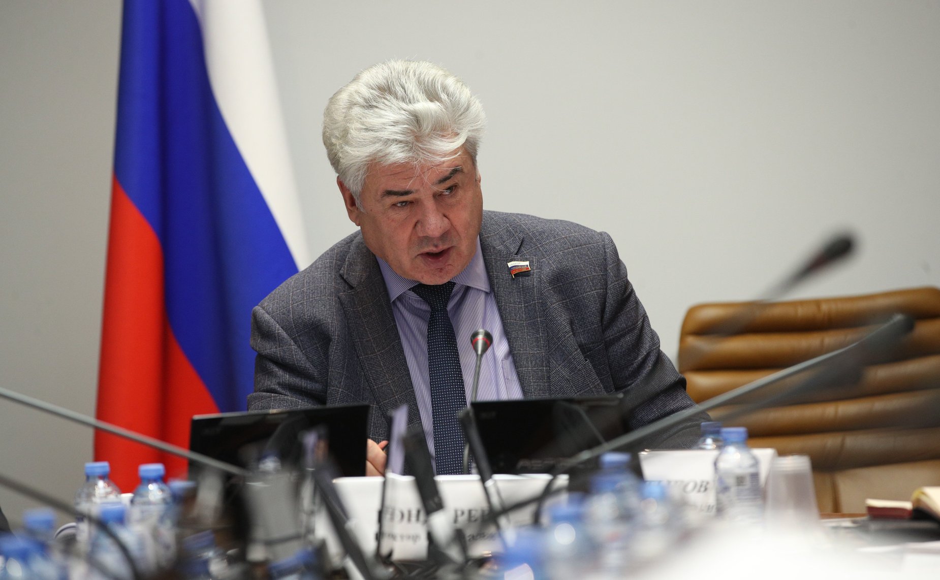 Виктор Бондарев