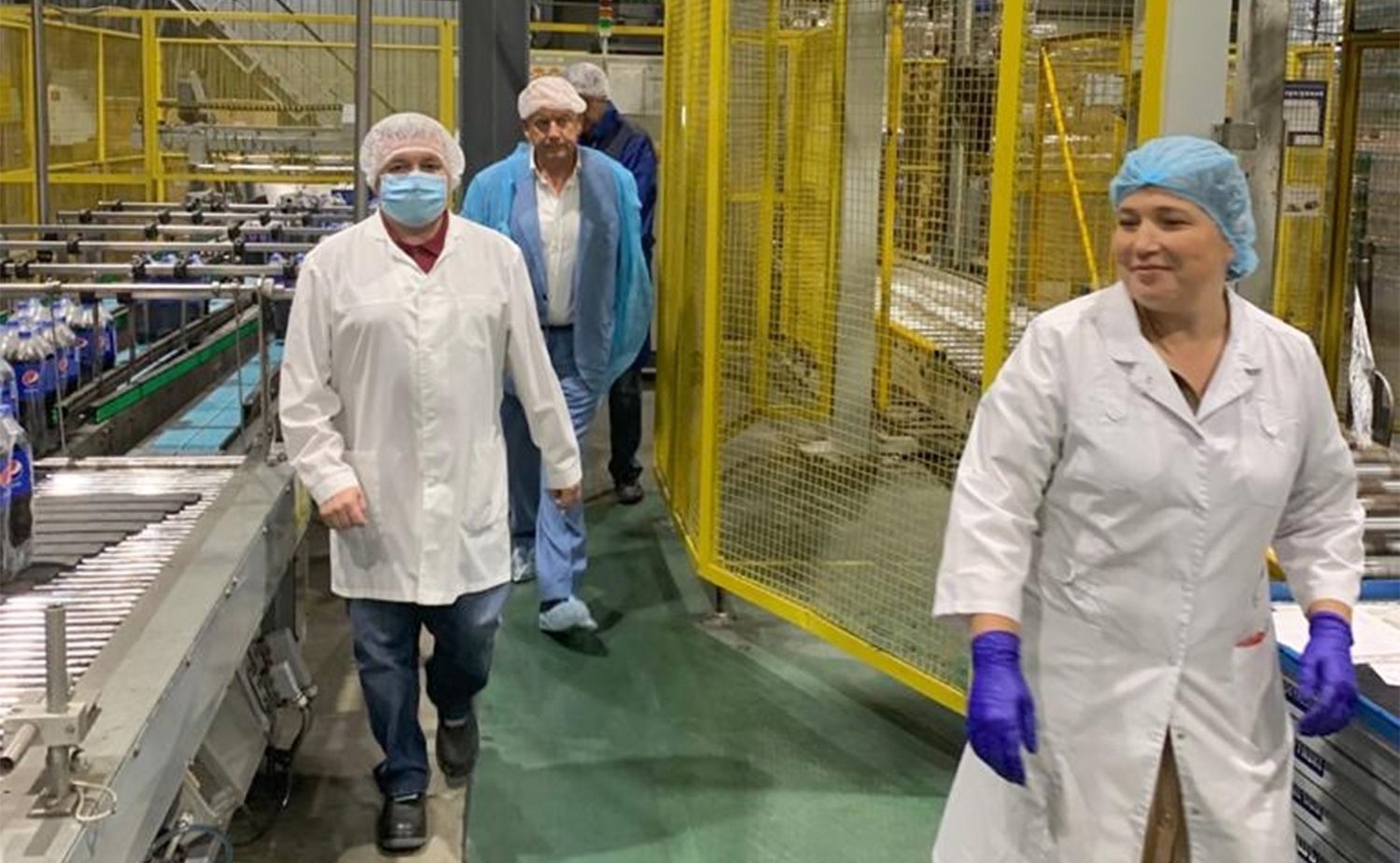 Сенатор Сергей Митин посетил два крупнейших в Новосибирской области предприятия по производству упакованной питьевой воды