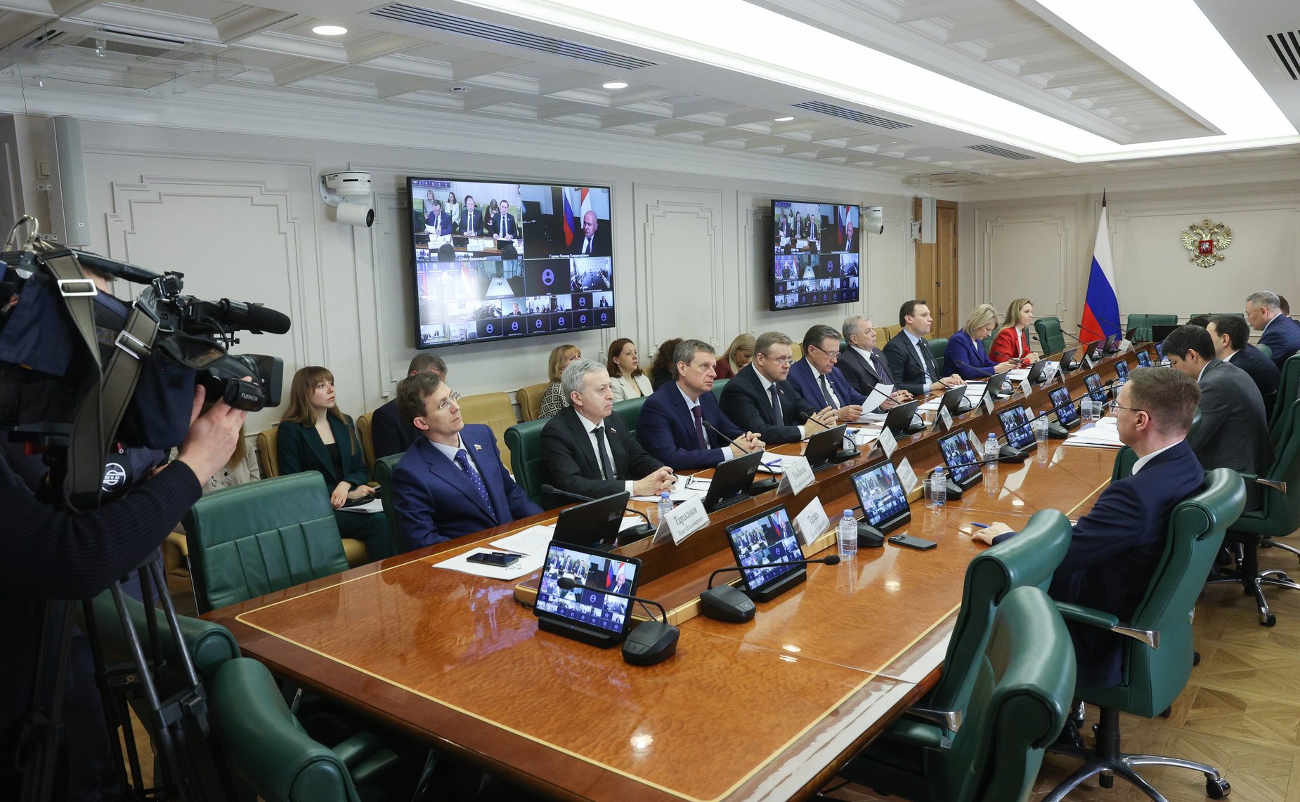 Круглый стол на тему «О ходе использования субъектами РФ инфраструктурных бюджетных и специальных казначейских кредитов и о расширении возможностей их дальнейшего использования для достижения целей национальных проектов»