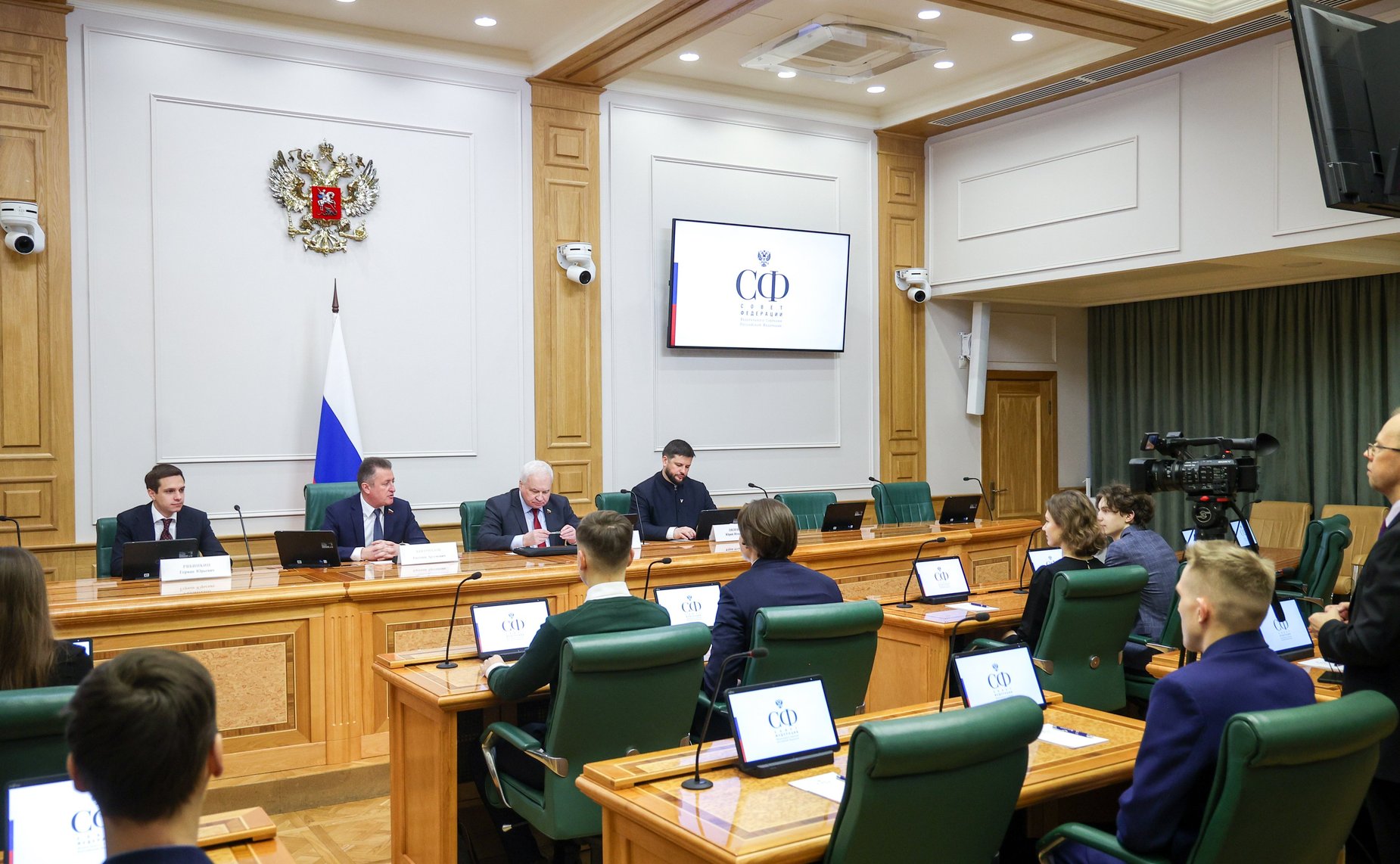 Евгений Богомазов провел встречу с руководителями Представительств Вологодской области в Москве и Санкт-Петербурге и студентами-вологжанами, обучающимися в ВУЗах Москвы и Санкт-Петербурга