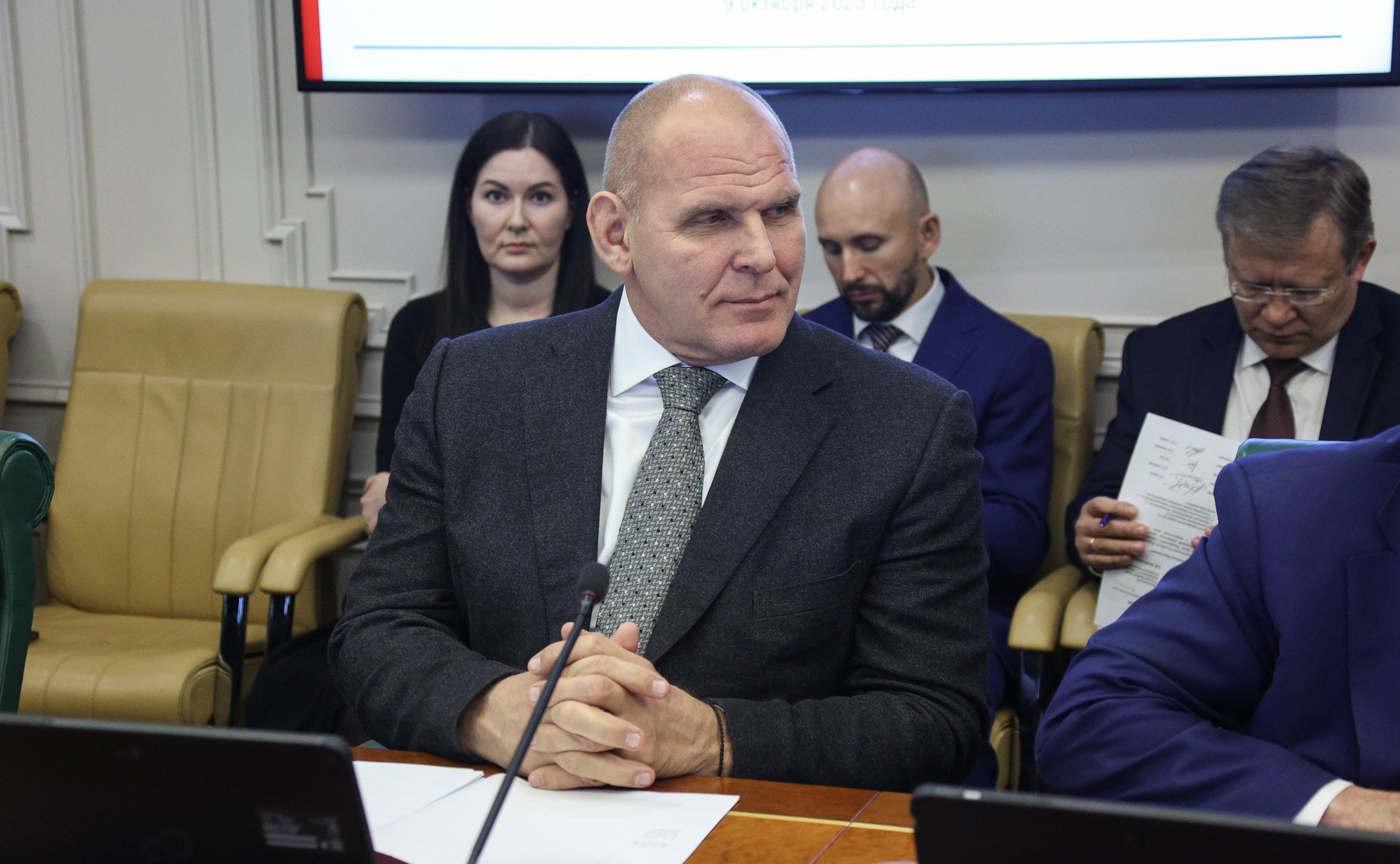 Александр Карелин