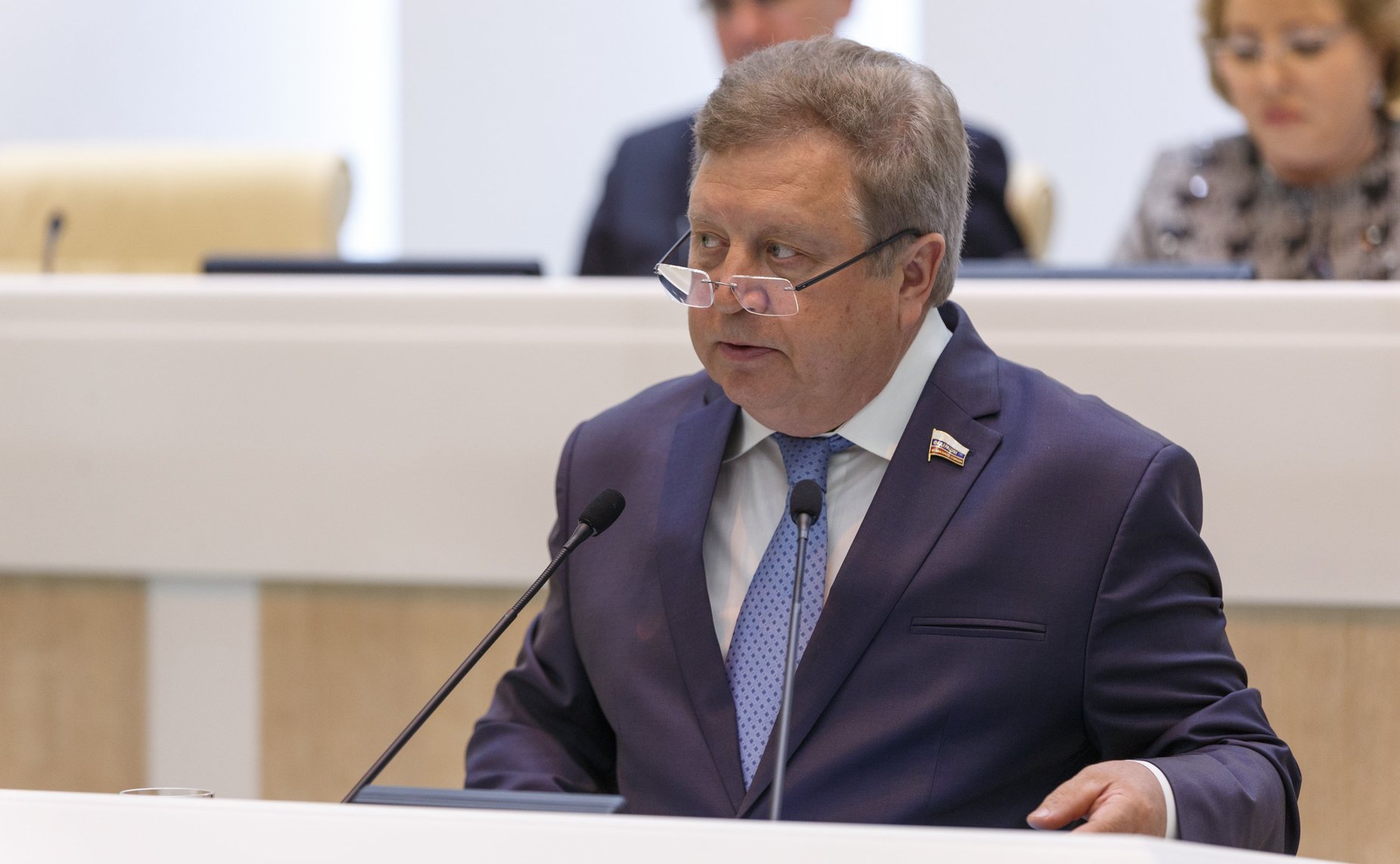 Е. Серебренников