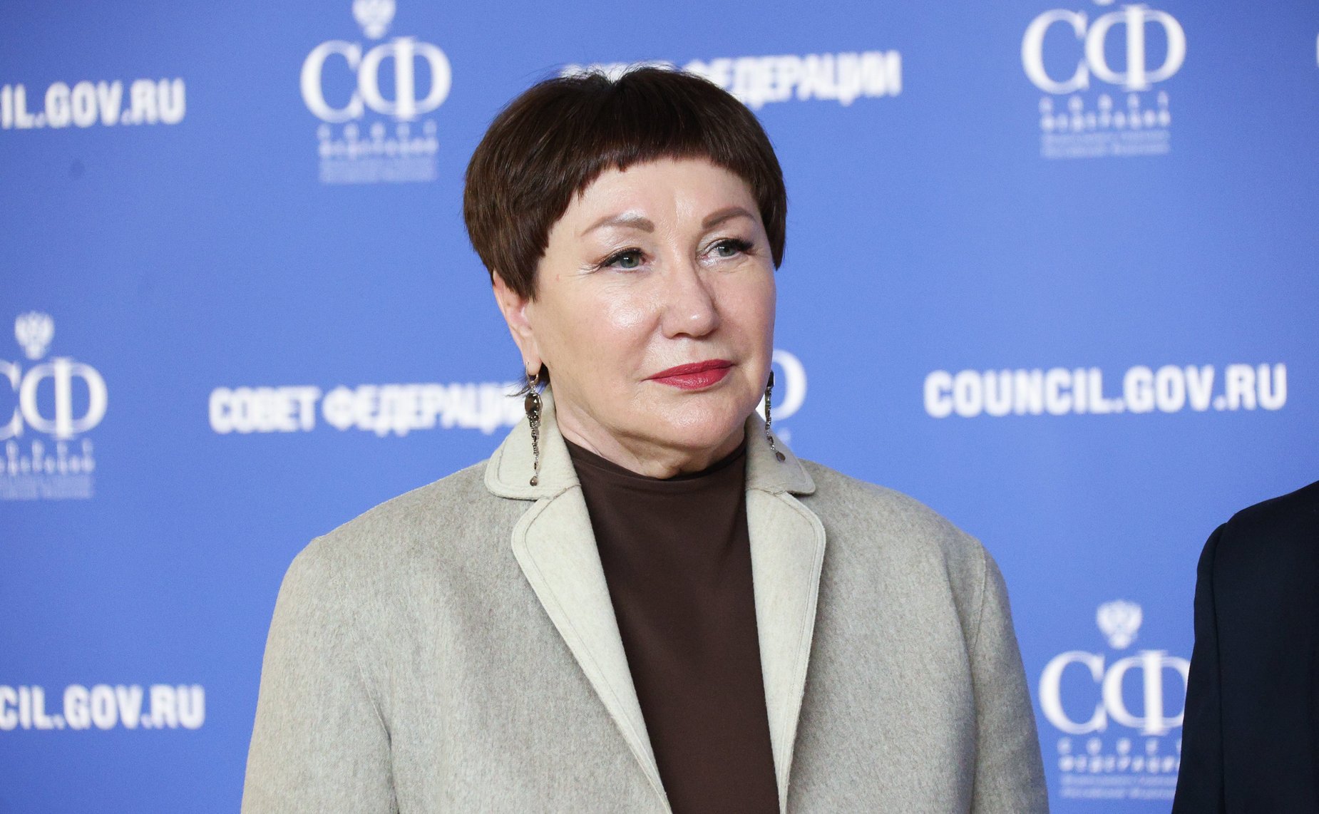 Елена Перминова встретилась с членом Постоянного комитета по вопросам государственной бюджетной отчетности и экономики Национального совета Намибии Абнером Шиконго