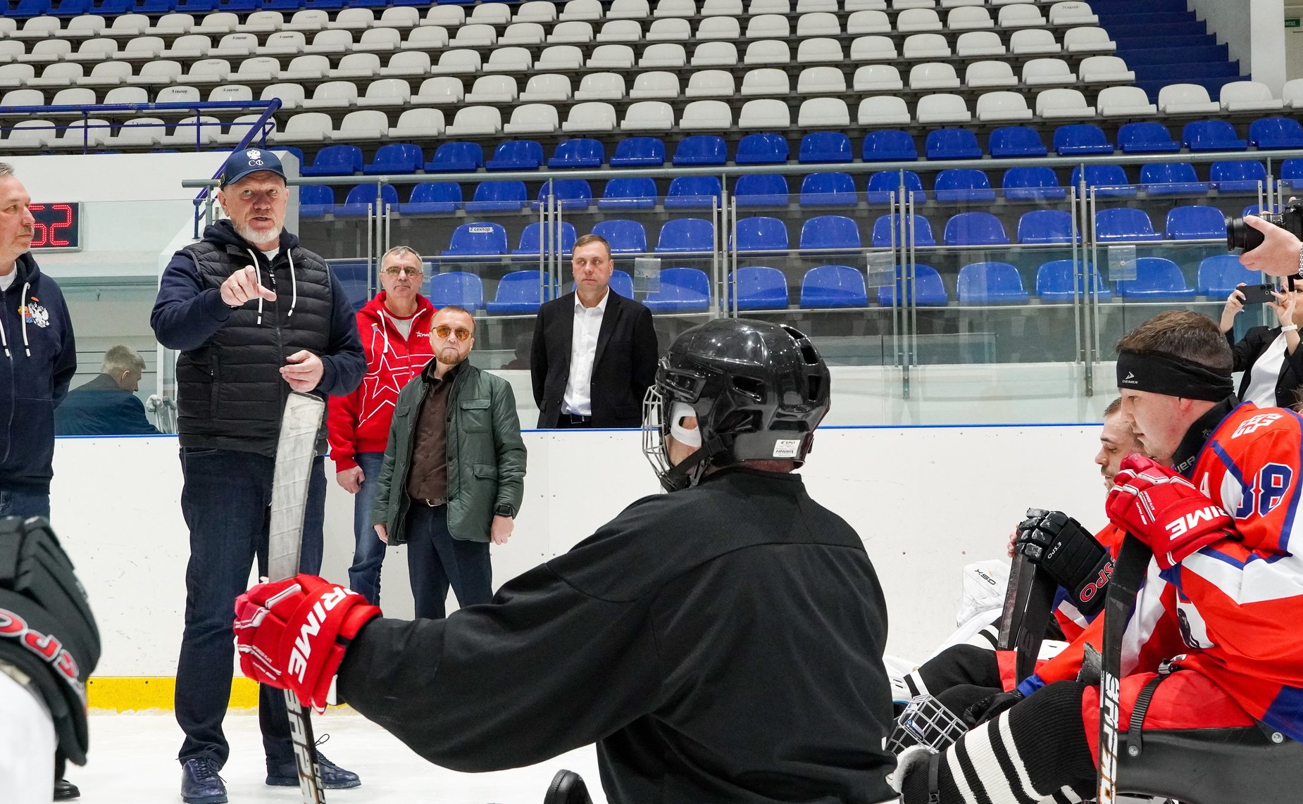 Сенаторы посетили Ледовый дворец Марий Эл