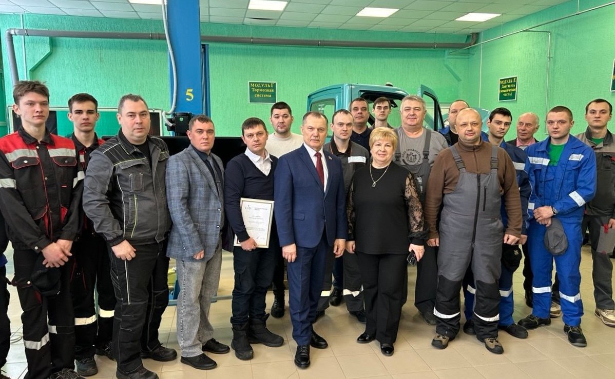 Игорь Мурог принял участие в открытии регионального этапа чемпионата «Профессионалы» по компетенции «Ремонт и обслуживание легковых автомобилей»