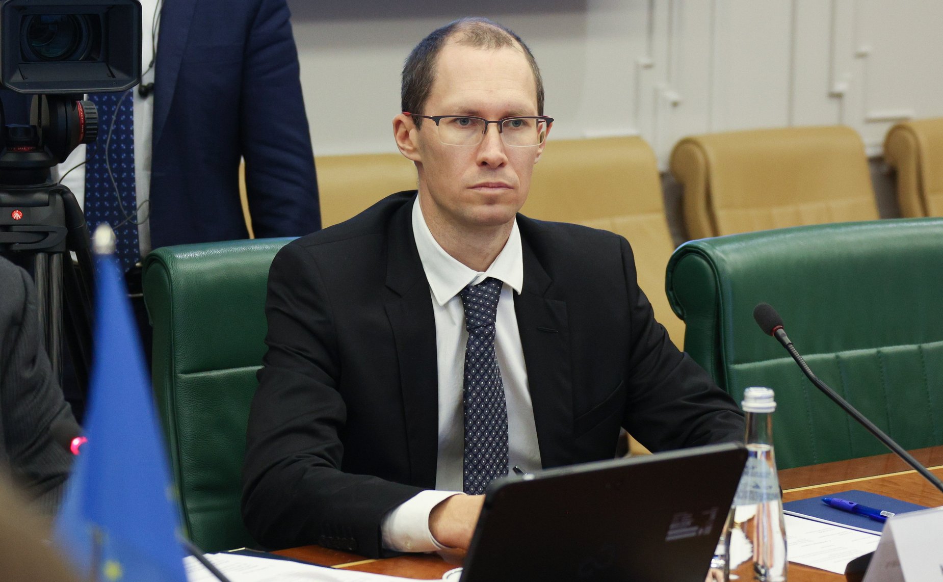 Встреча первого заместителя председателя Комитета СФ по обороне и безопасности Владимира Чижова с главой Представительства Европейского союза в РФ