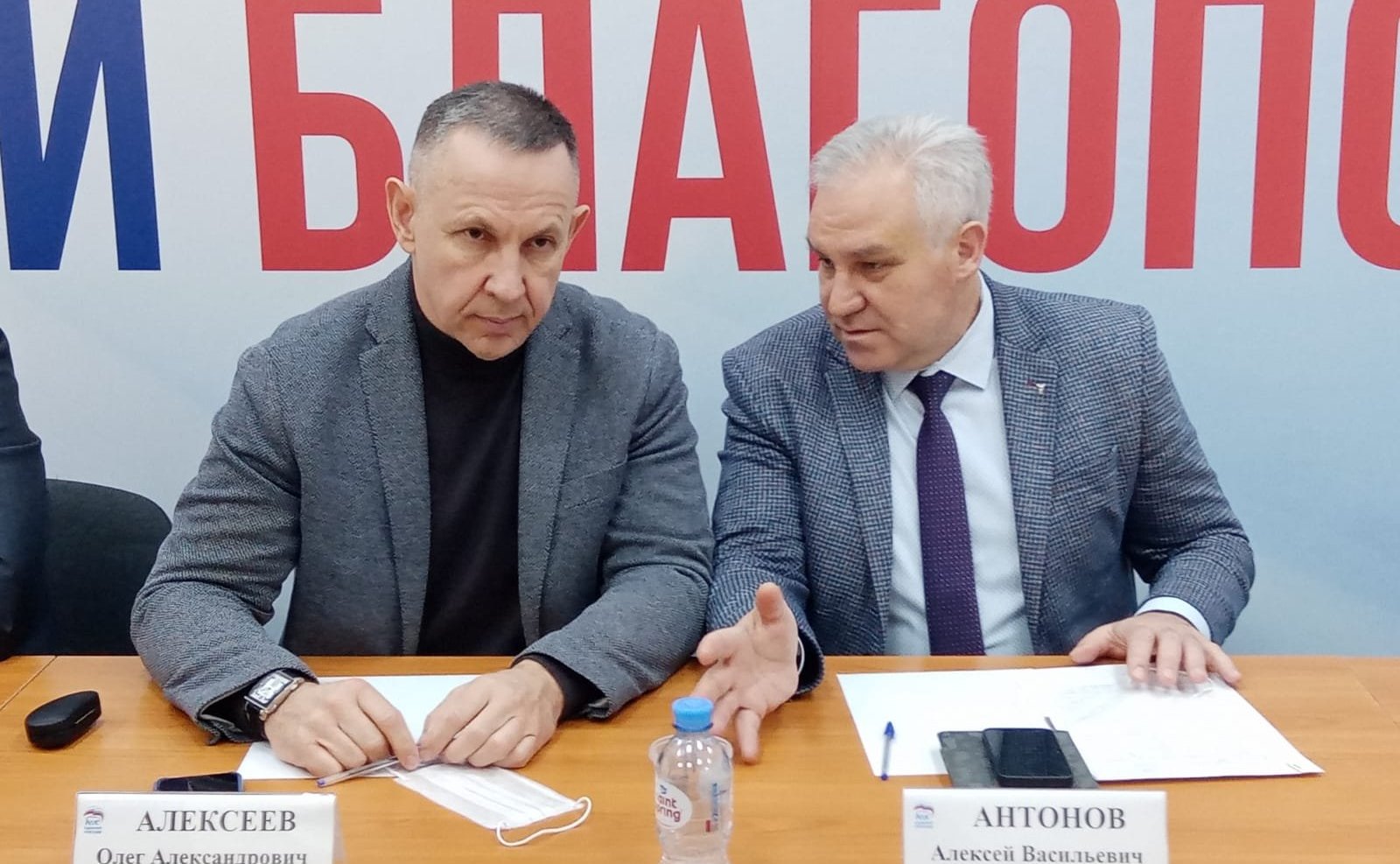 Олег Алексеев в ходе работы в регионе принял участие в совещании, на котором обсуждалась возможность открытия государственных аптек