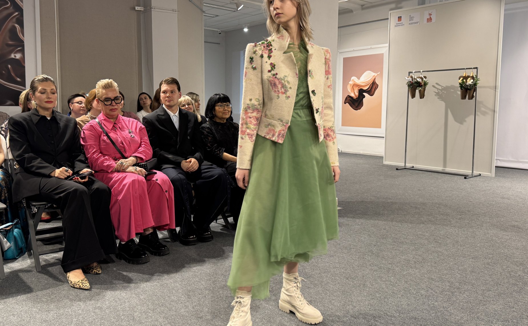 Елена Дягилева поздравила организаторов и участников юбилейного фестиваля молодых дизайнеров «НаМОДнение» в Мурманской области