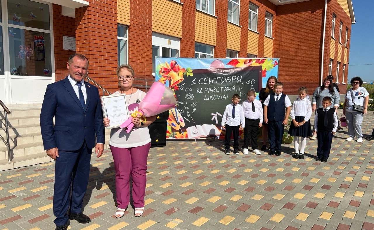 Игорь Мурог принял участие в торжественных мероприятиях, приуроченных ко Дню знаний, в Ряжском округе и Александро-Невском районе