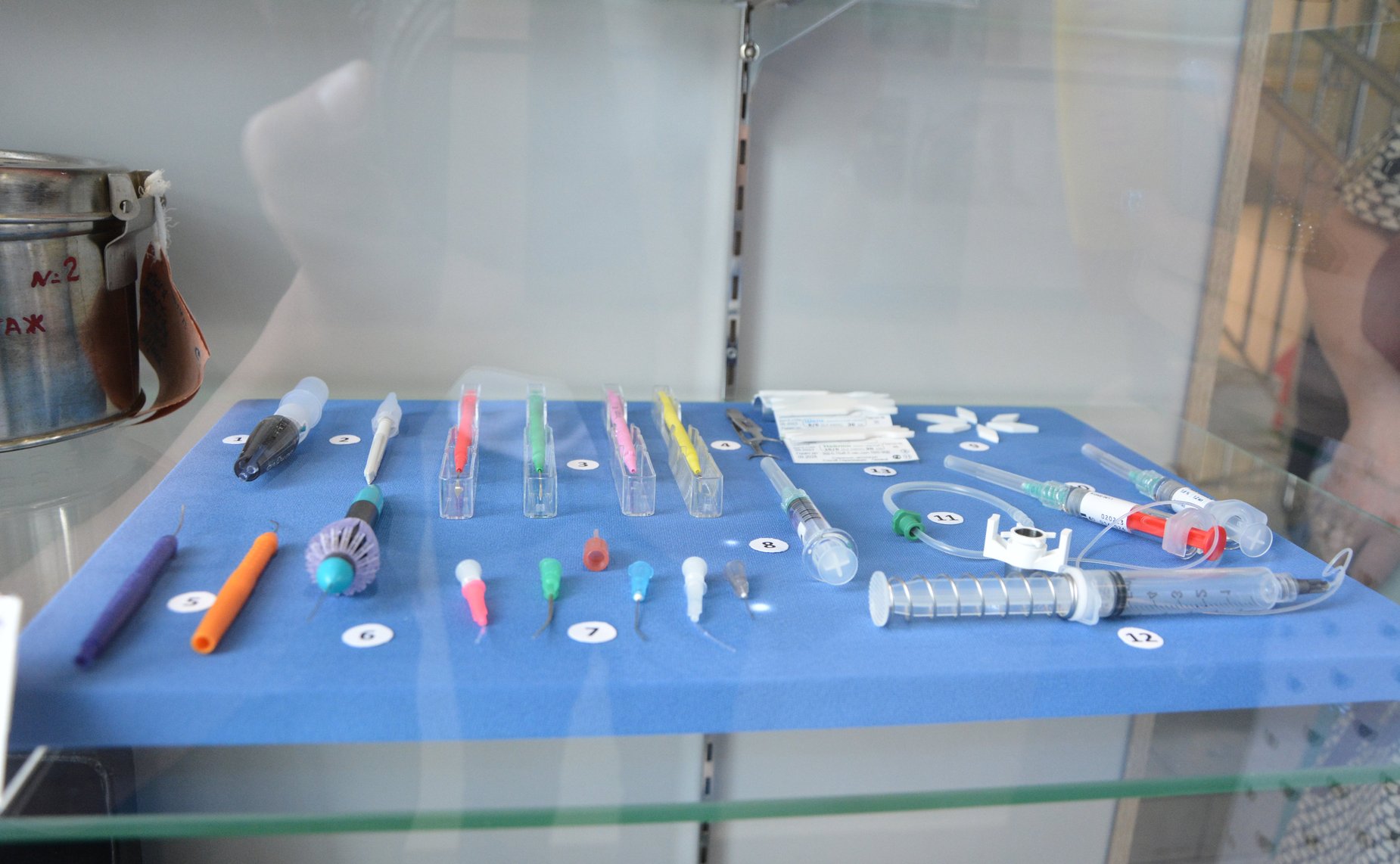 Николай Владимиров в родной школе № 31 города Чебоксары, которая носит имя академика Святослава Федорова, принял участие в торжественном открытии выставочной экспозиции, посвященной великому офтальмологу