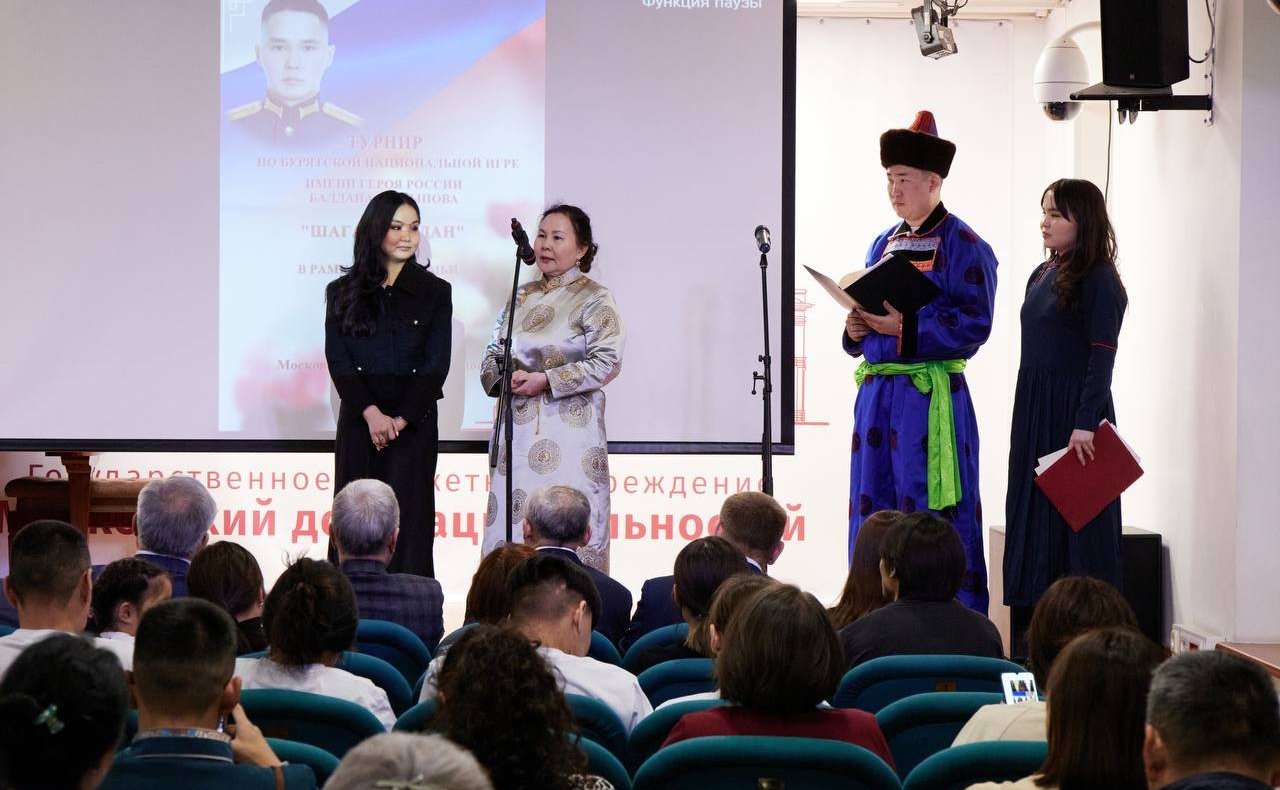 Баир Жамсуев принял участие в первом турнире Героя России Балдана Цыдыпова по бурятской народной игре «Шагай наадан», посвященный Году семьи в России